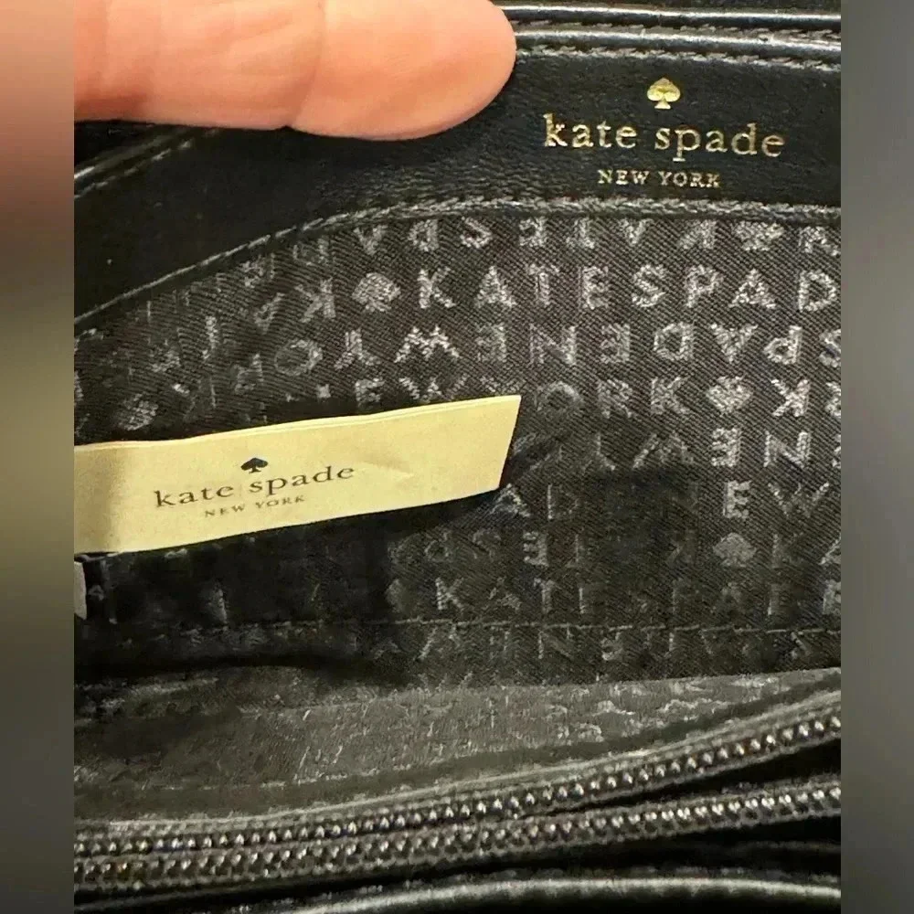KATE SPADE LONG WALLET BLACK AND WHITE